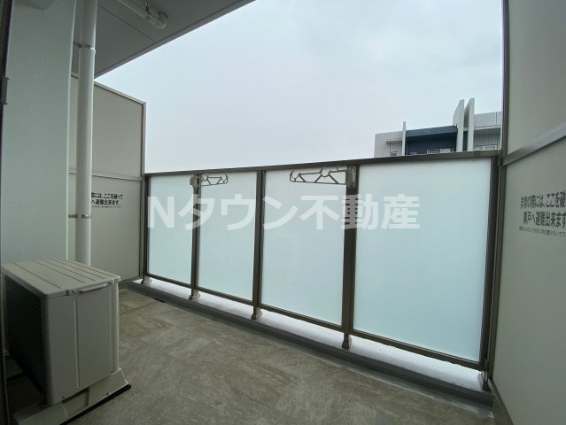バルコニー　お洗濯にも便利なバルコニー付きです