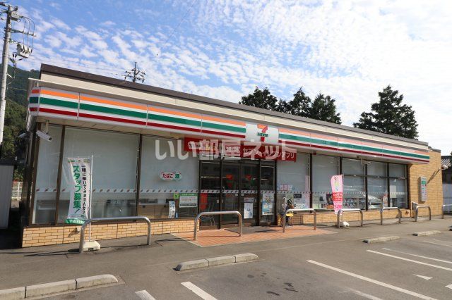 コンビニ　桐生梅田1丁目店（コンビニ）まで965m