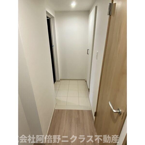 玄関　内装は別部屋の参考写真です。