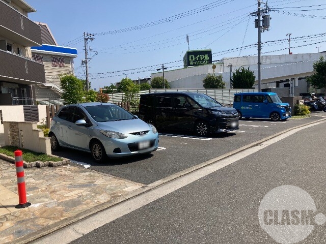 駐車場　敷地内駐車場