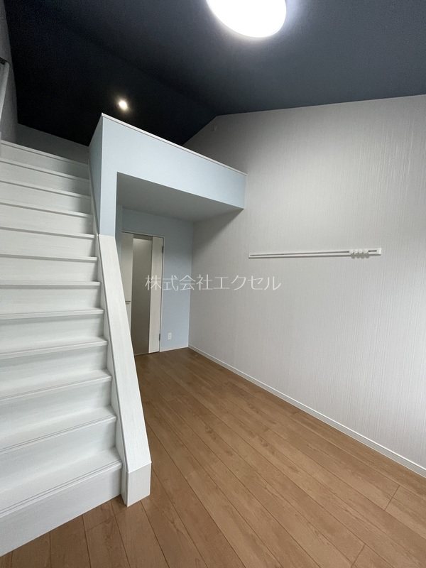 居室・リビング　フローリングのキレイなお部屋です。