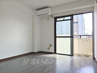 居室・リビング　新品エアコン付き