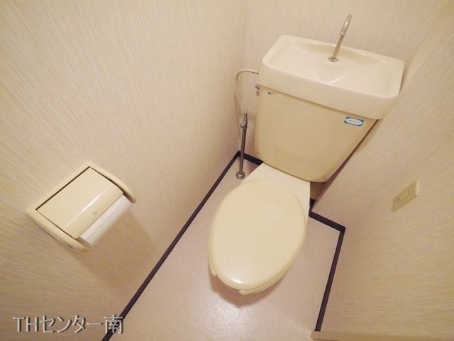トイレ　同物件別部屋写真