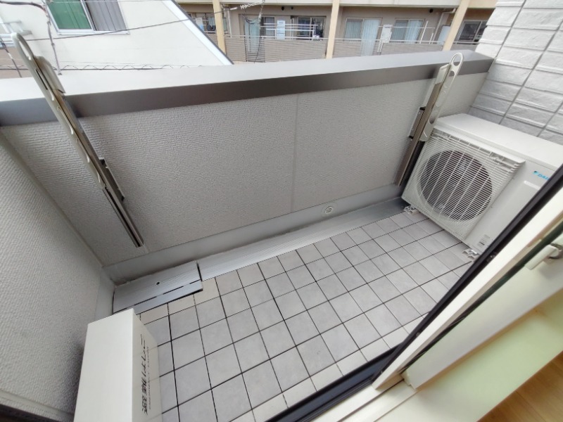 バルコニー　洗濯物が十分干せそうです