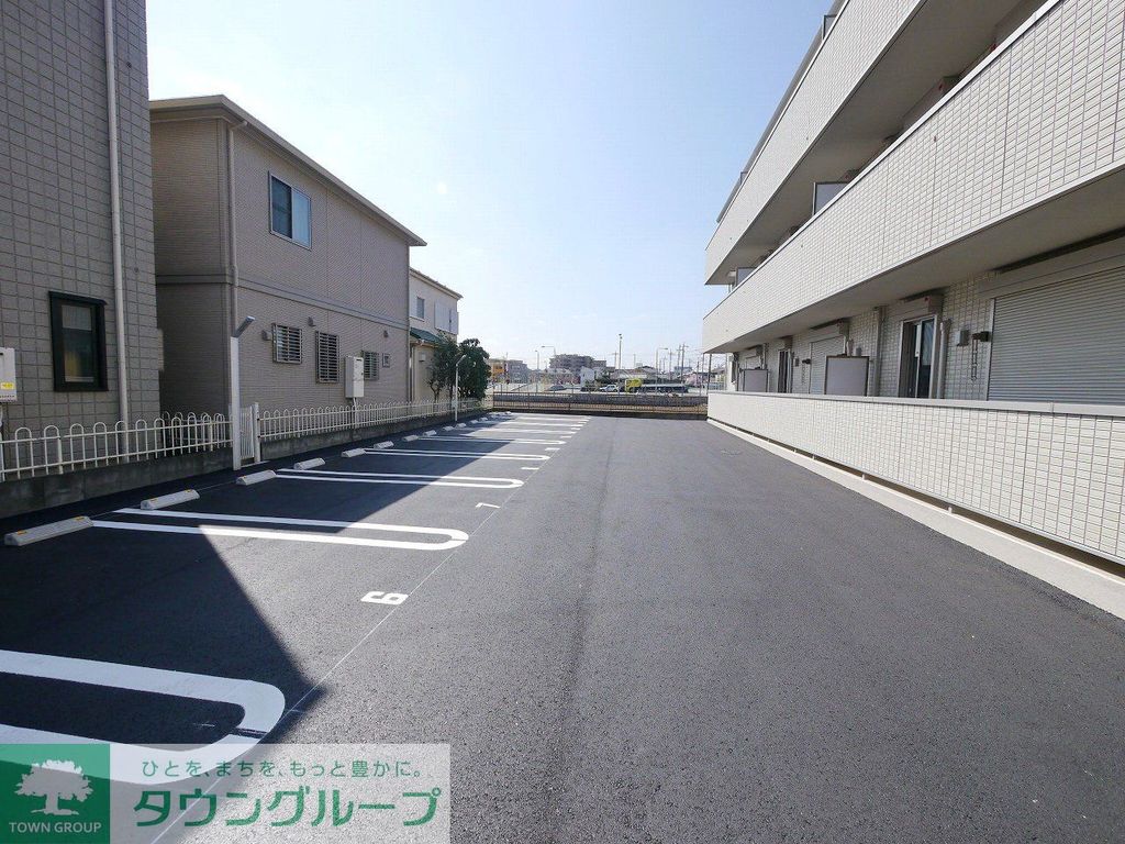 駐車場　駐車場