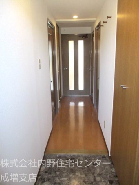 玄関　玄関と廊下部分