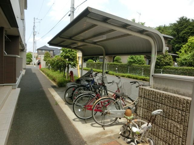 その他共有部分　屋根付の駐輪場です
