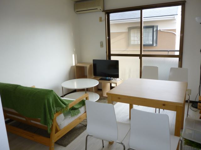 居室・リビング　白を基調としたＬＤＫは、どの家具家電とのマッチングも◎です