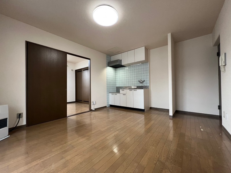 居室・リビング　広くてキレイなお部屋が広がっていて、充実した生活が送れそう。