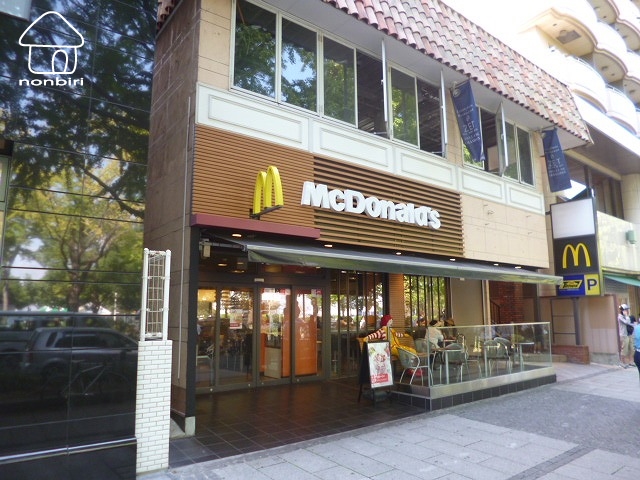 飲食店　マクドナルド山下公園前店（飲食店）まで222m