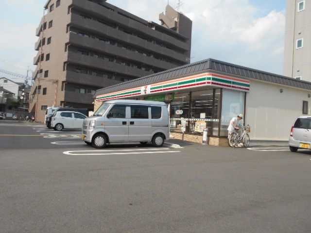 コンビニ　セブン-イレブン高辻葛野西通店（コンビニ）まで524m