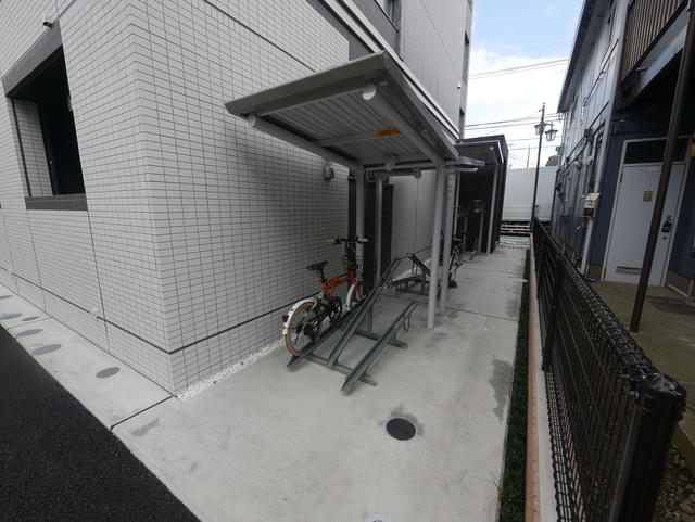 その他共有部分　★敷地内に屋根付の駐輪場がございます★