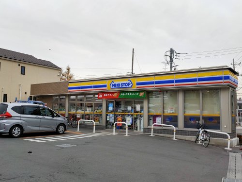 コンビニ　ミニストップ新小岩4丁目店（コンビニ）まで131m