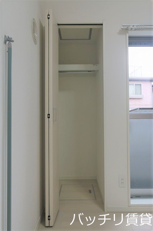 収納　画像は同型タイプの為、現状を優先致します。