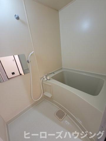 バス・シャワールーム　※同タイプの写真となり、実際のお部屋とは異なる場合があります