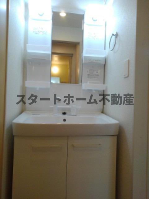 洗面設備　脱衣スペースもあります