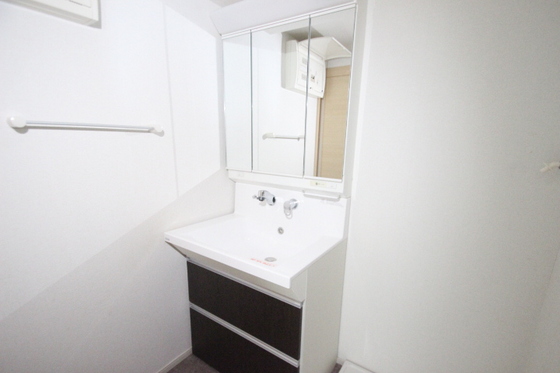 洗面設備　※別部屋の写真です
