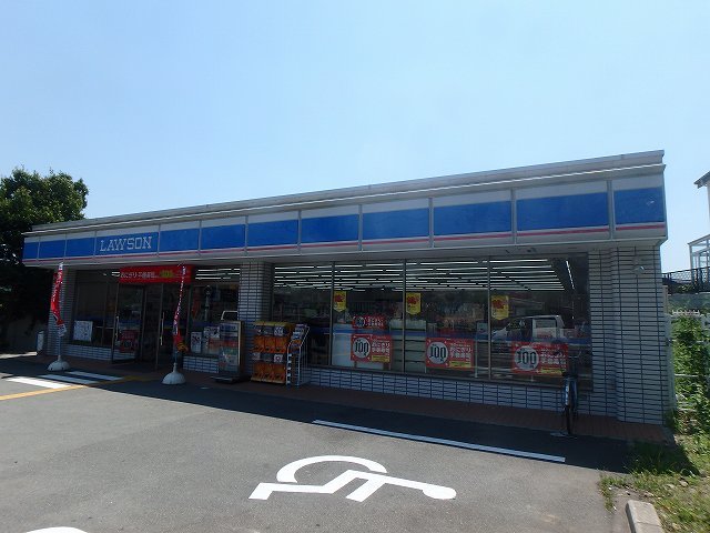 コンビニ　ローソン箕面桜三丁目店（コンビニ）まで591m