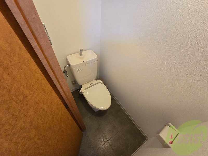 トイレ　こちらはトイレです。清潔感があり、安心して使用できます。