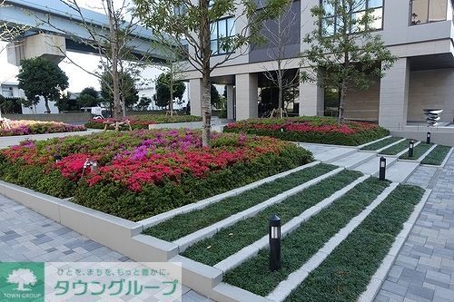 その他　マンション敷地内庭　※2021年4月撮影の写真