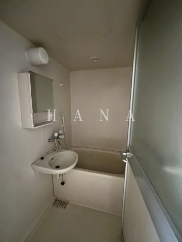 バス・シャワールーム　※別部屋の参考画像です