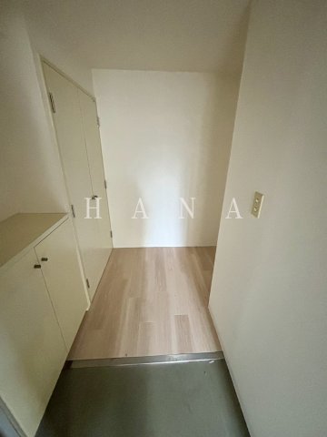 玄関　※別部屋の参考画像です