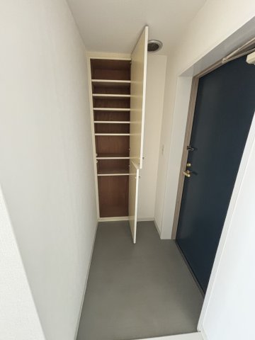 収納　※別部屋の参考画像です