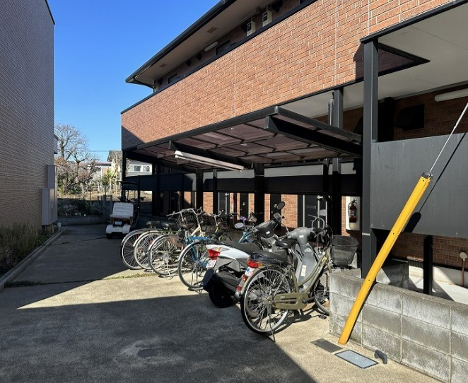 小田急線 狛江駅 徒歩8分 2階建 築26年の外観写真