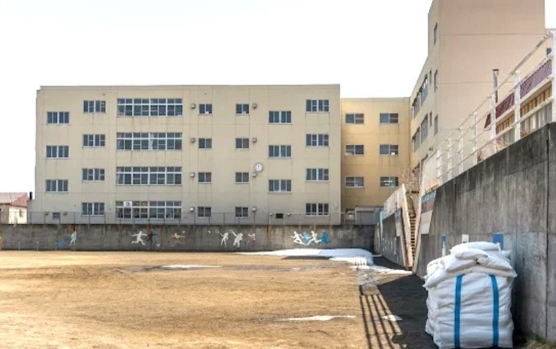 小学校　札幌市立西園小学校（小学校）まで1028m