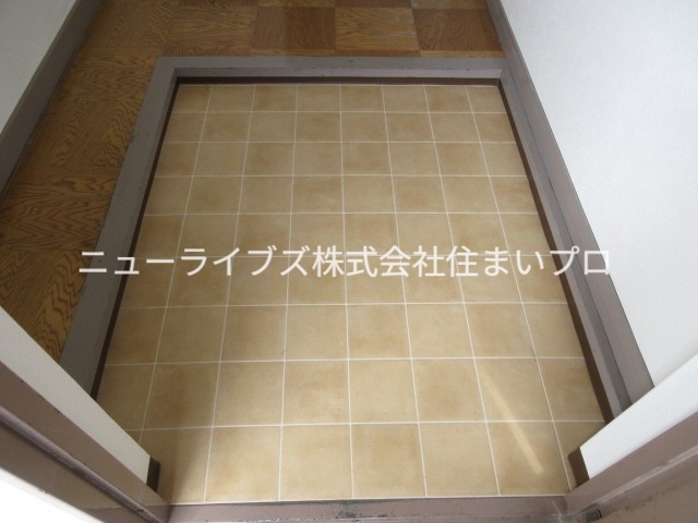 京阪本線 寝屋川市駅 徒歩18分 5階建 築45年の玄関写真