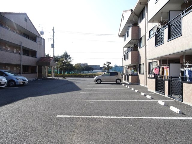 駐車場　駐車場