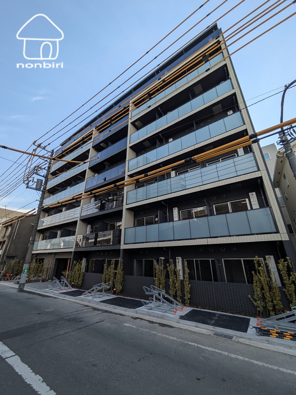 建物外観　大通りから一本入っているので静かです