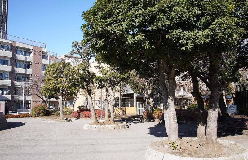 公園　白鳥東公園（公園）まで150m