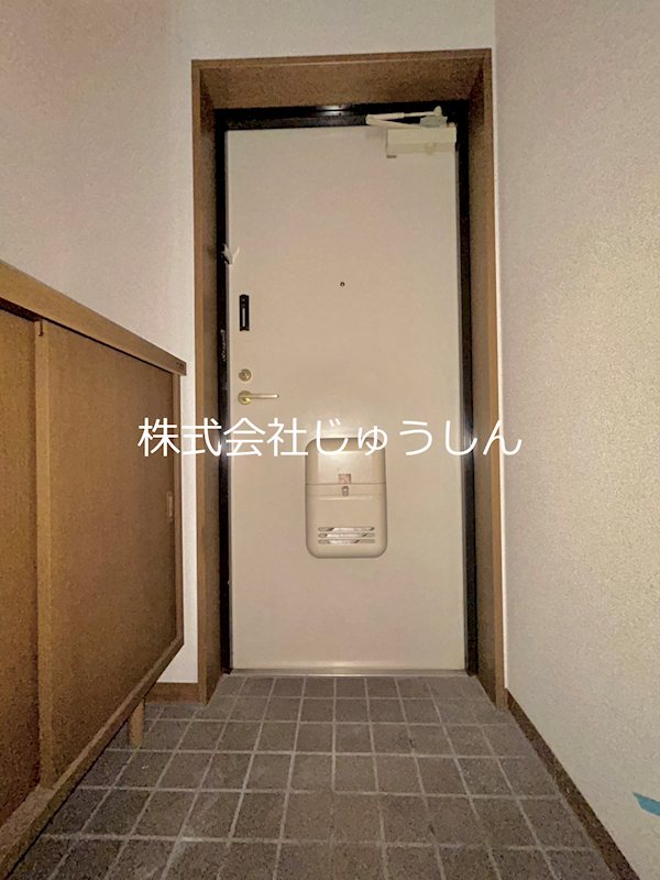 玄関　※同タイプ部屋参照