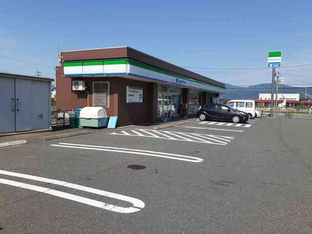 コンビニ　ファミリーマート坂井長畑店（コンビニ）まで895m
