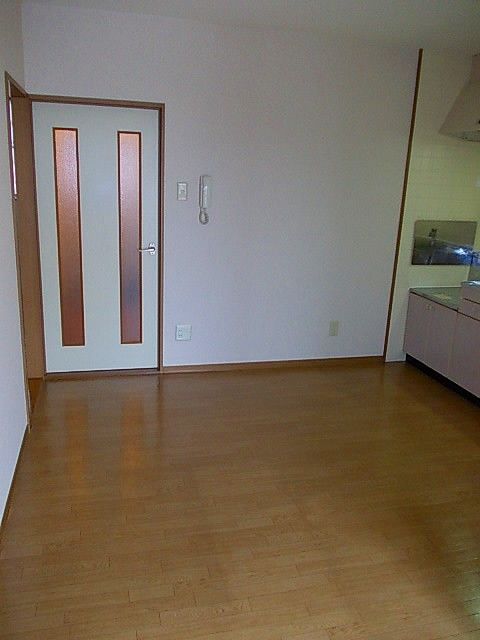 グレースMITA-IIの居間写真