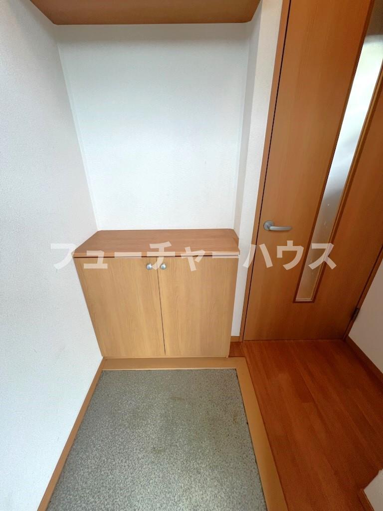 玄関　※202号室の画像です