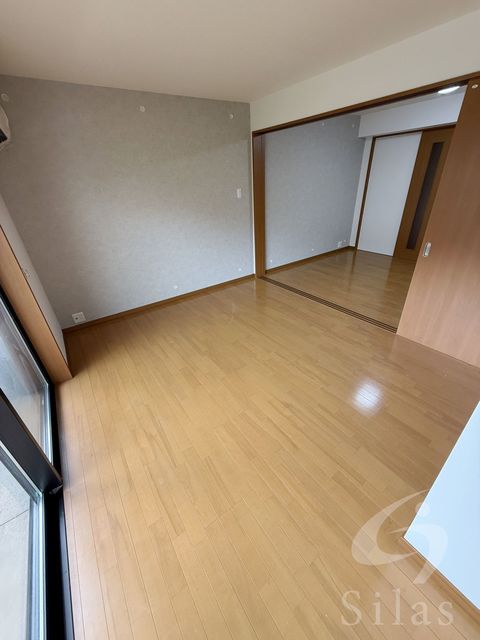 ブリーズ泉ヶ丘の居間写真