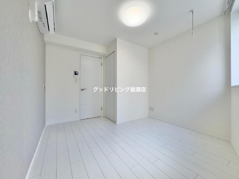 6th Av.Residence AYASEの居間写真