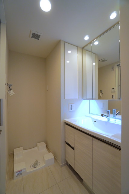 洗面設備　※写真は同タイプ住戸です。