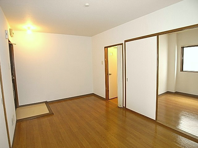 ファミール三井の玄関写真