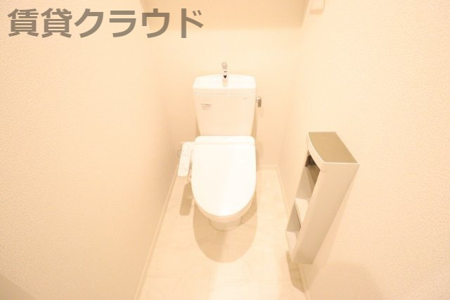 ＪＲ内房線 八幡宿駅 徒歩20分 3階建 築7年のトイレ写真