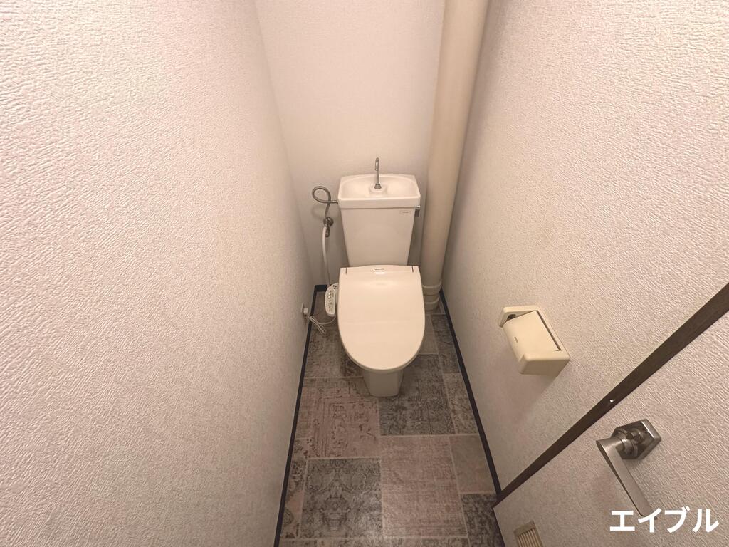 西鉄天神大牟田線 都府楼前駅 徒歩4分 6階建 築38年のトイレ写真