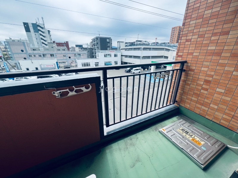 バルコニー　広々としたバルコニーです。