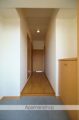 山陽新幹線 博多駅 徒歩17分 9階建 築23年の玄関写真