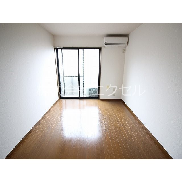 居室・リビング　明るいお部屋です。