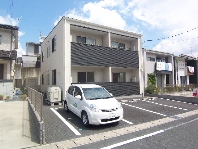 遠州鉄道 遠州小松駅 バス乗車時間：15分 最寄りバス停で下車 徒歩4分 築17年