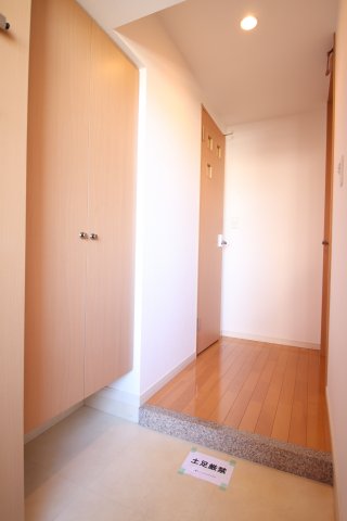 コンダクト福岡東の玄関写真
