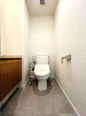 東京メトロ南北線 麻布十番駅 徒歩4分 8階建 築26年のトイレ写真