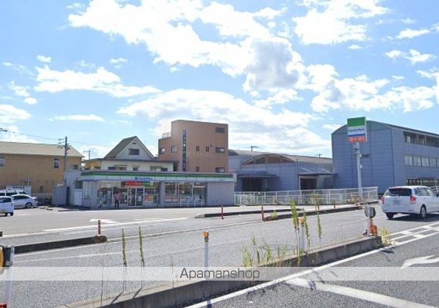 コンビニ　ファミリーマート西長瀬店（コンビニ）まで497m